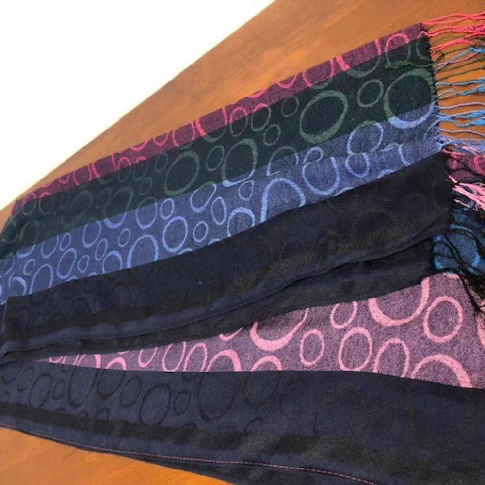 Multicolor Geometric Print Wrap Scarf.